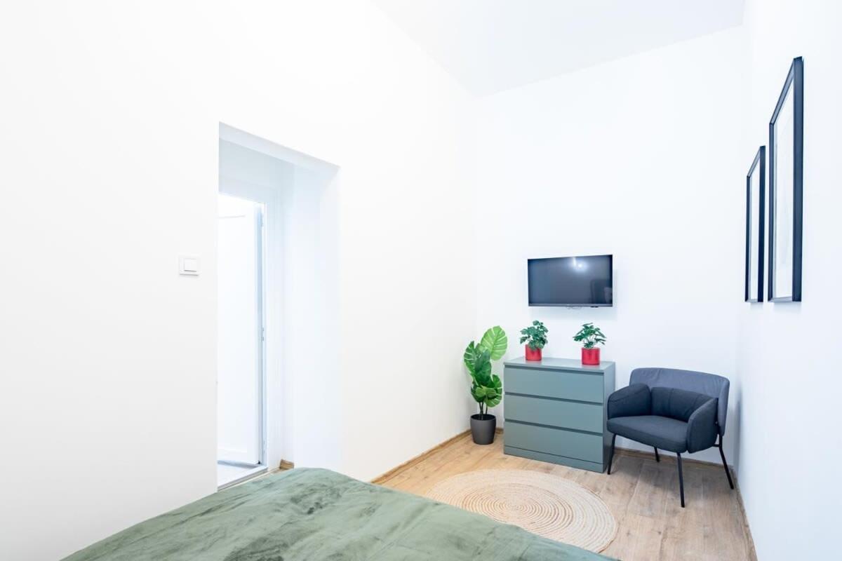 Central - New - Comfy Ac Studio Budapeste Exterior foto